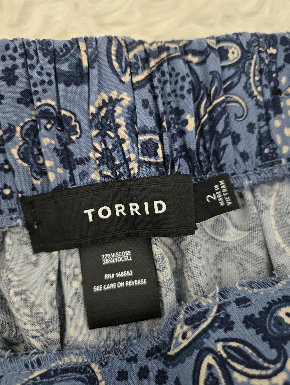 Torrid High-Rise Pull-On Wide-Leg Pant. Amy paisley blue horizon. Size 2X. - Picture 11 of 11